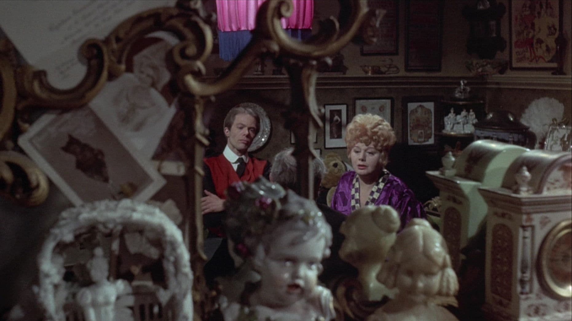 Whoever Slew Auntie Roo?