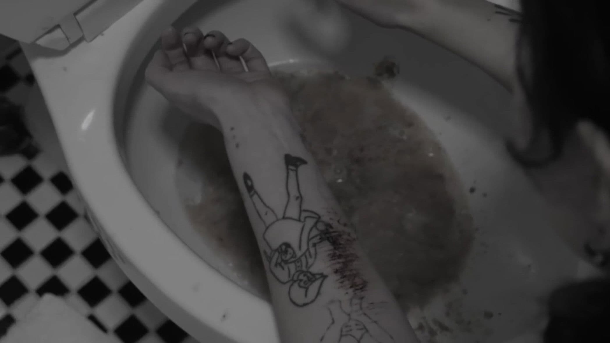 Scarlet Piss Princess