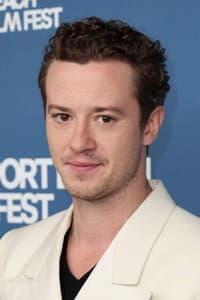 Joseph Quinn photo