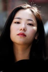 Jeon Yeo-bin photo