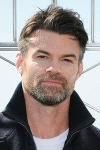 Daniel Gillies photo