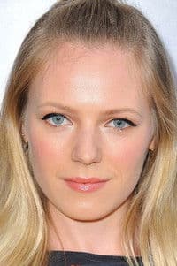 Emma Bell photo