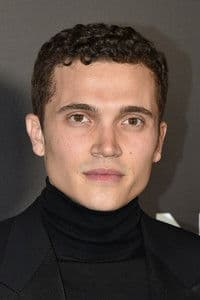 Karl Glusman photo