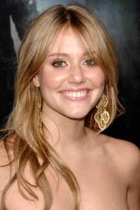 Julianna Guill photo