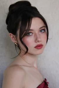 Violet McGraw photo