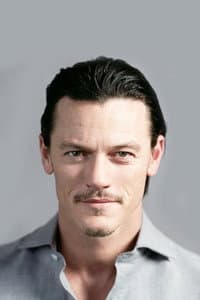 Luke Evans photo