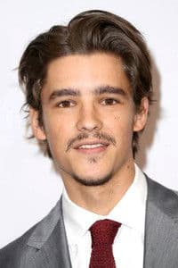 Brenton Thwaites photo