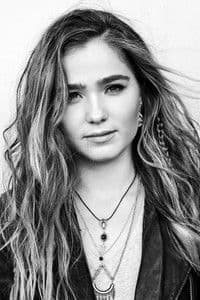 Haley Lu Richardson photo