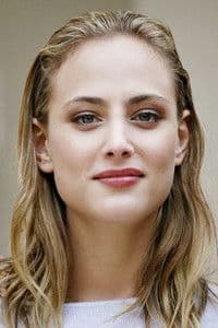 Nora Arnezeder photo