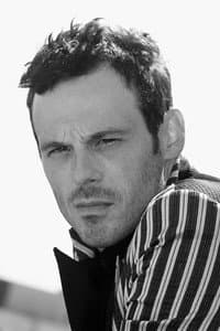 Scoot McNairy photo