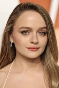 Joey King photo