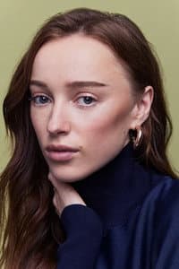 Phoebe Dynevor photo