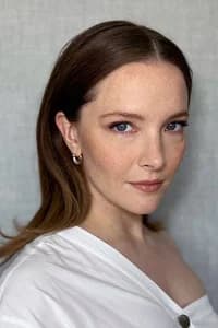 Morfydd Clark photo