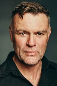 Julian Lewis Jones photo