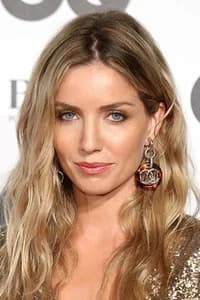 Annabelle Wallis photo