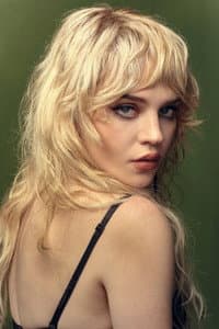 Sophie Thatcher photo