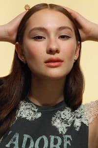 Lola Tung photo