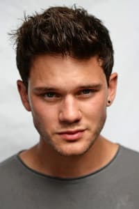 Jeremy Irvine photo