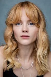 Emma Laird photo
