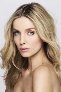Annabelle Wallis photo