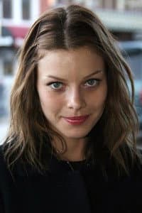 Lauren German photo