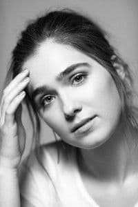 Haley Lu Richardson photo