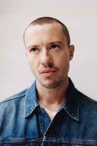 Joseph Quinn photo