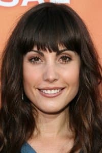 Carly Pope photo
