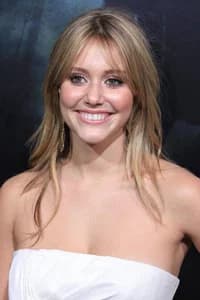 Julianna Guill photo