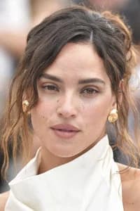 Adria Arjona photo