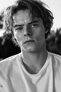 Charlie Heaton photo