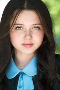 Violet McGraw photo