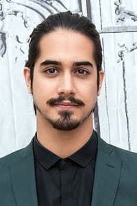 Avan Jogia photo