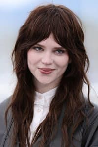 Sophie Thatcher photo