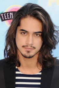 Avan Jogia photo