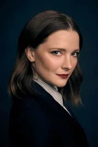 Morfydd Clark photo