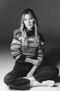 Lauren Caster photo
