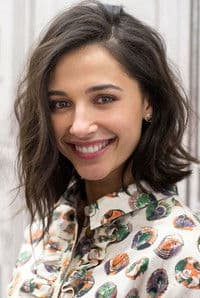 Naomi Scott photo