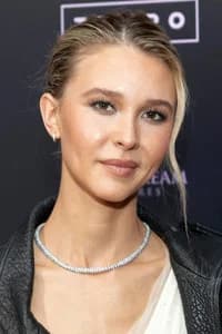 Isabel May photo