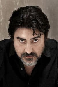 Alfred Molina photo