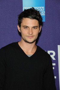 Shiloh Fernandez photo