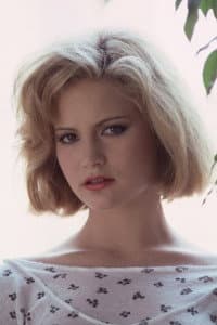 Jennifer Jason Leigh photo