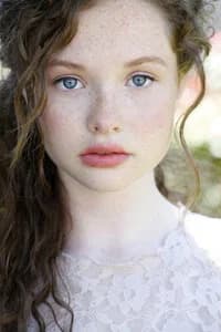 Zoe Colletti photo