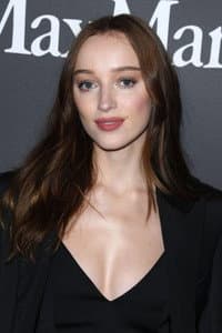 Phoebe Dynevor photo