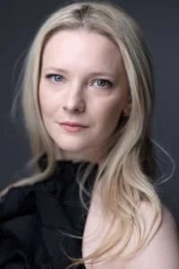 Morfydd Clark photo