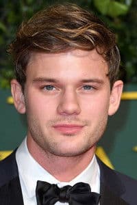 Jeremy Irvine photo