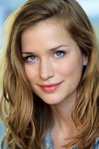 Elizabeth Lail photo
