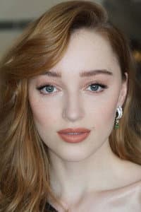 Phoebe Dynevor photo