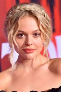 Emily Alyn Lind photo