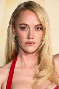 Maika Monroe photo